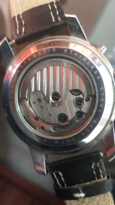 Vand ceas mecanism automatic