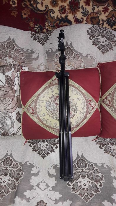 Продам штатиф. Для кольцевой лампы. микрофона и т.д