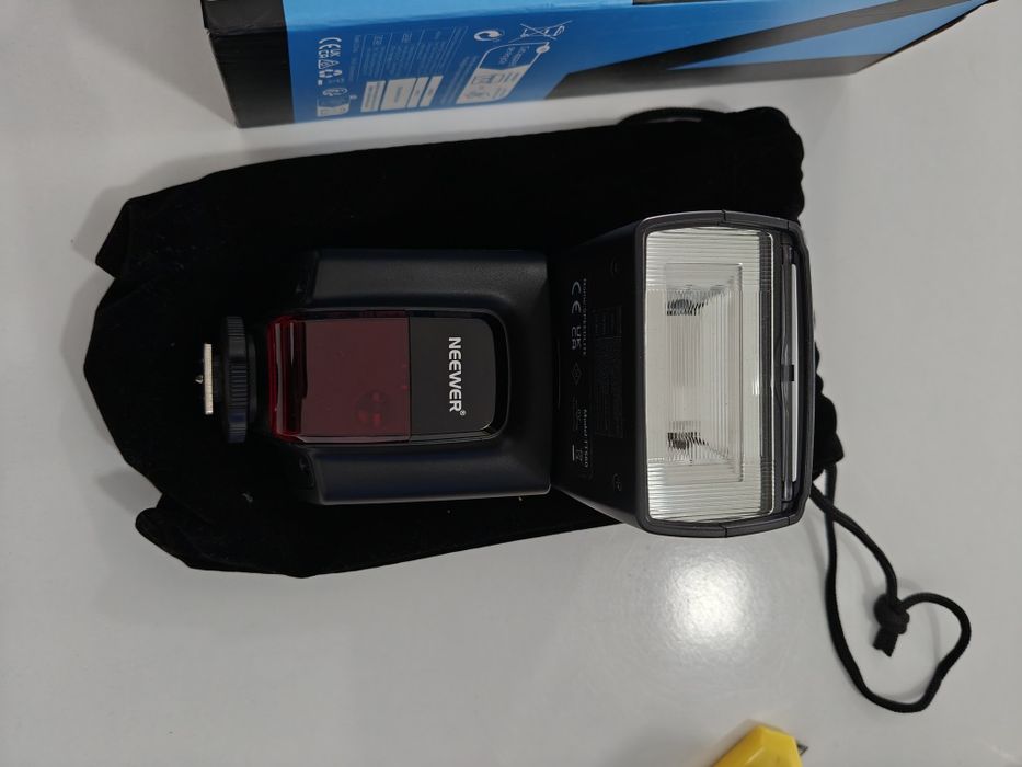 Neewer TT560 Flash - Blitz pentru DSLR/SLR/Canon/Nikon/Sony