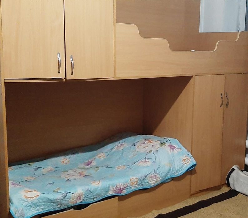 Двухярусная кровать