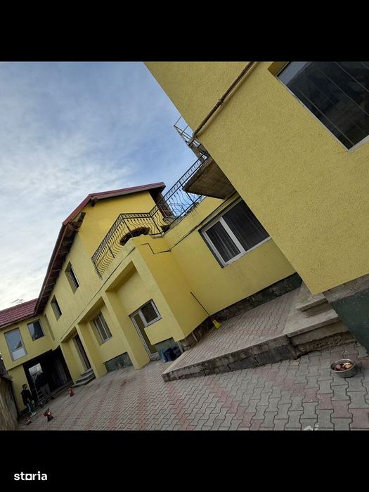 Casă cu 2 corpuri 475,5 mp Codlea