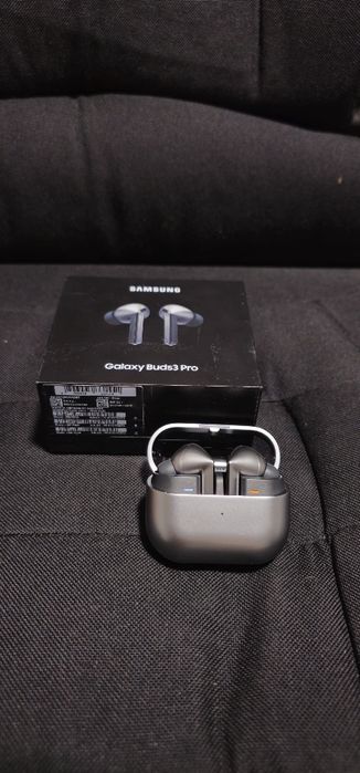 Casti Galaxy Buds 3 Pro ca noi cu garanție