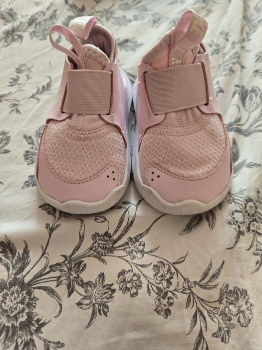 Нике маратонки 19 5