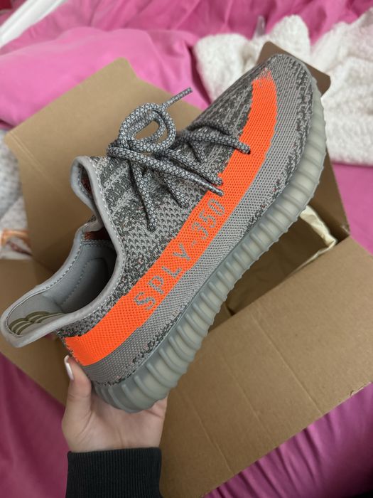 Yeezy Boost 350v2 Beluga,nepurtati,sunt noi,stare perfecta,marime 44