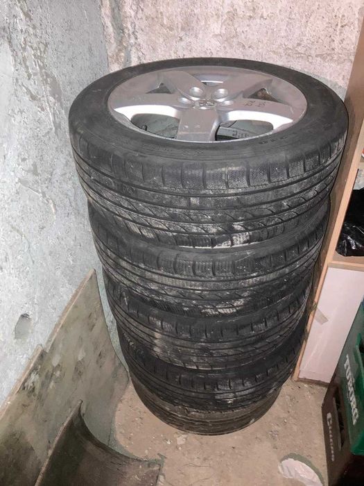 Vând roti de iarna pe 17