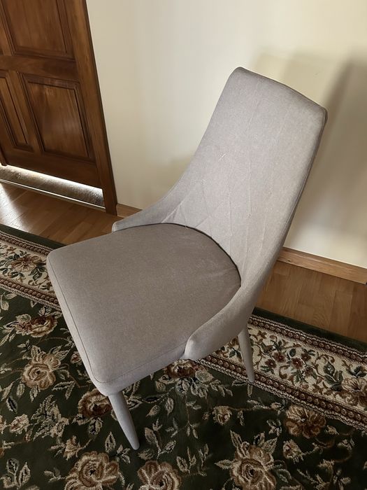 Canapea, masa + scaune