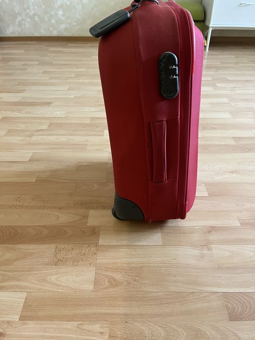 Чемодан ручная кладь S суперпрочный