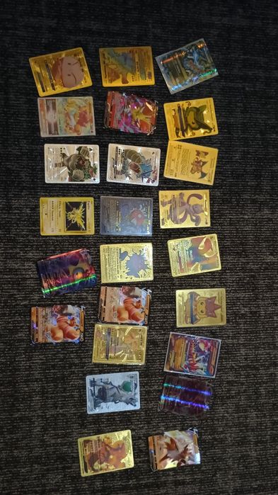 Cărți pokemon de mai multe tipuri
