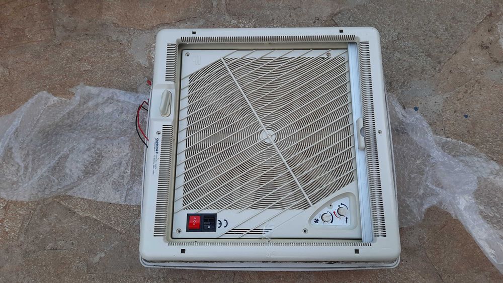 Люк с вентилатор