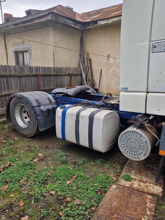 Cap tractor marca Volvo