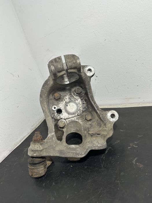 Fuzeta dreapta fata BMW Seria 5 E60 E61 520d 525d 530d 6760954R 535d