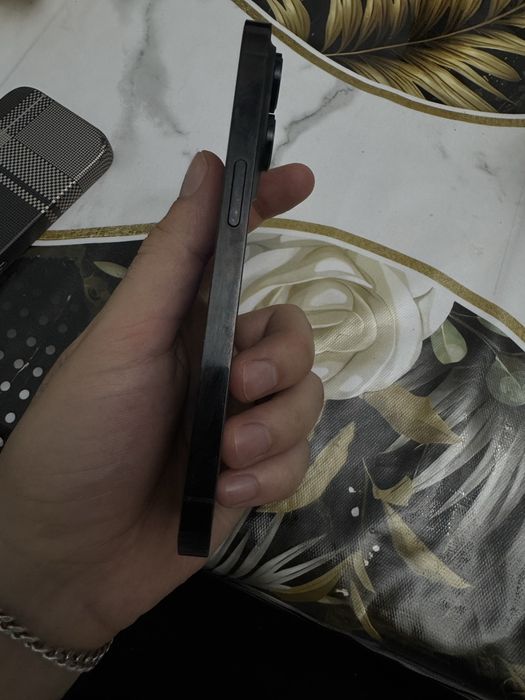 Продается айфон 14 про