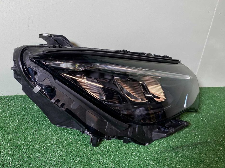 фар десен Mercedes EQE V295 HIGH Performance 2022-2025 г. #1037V