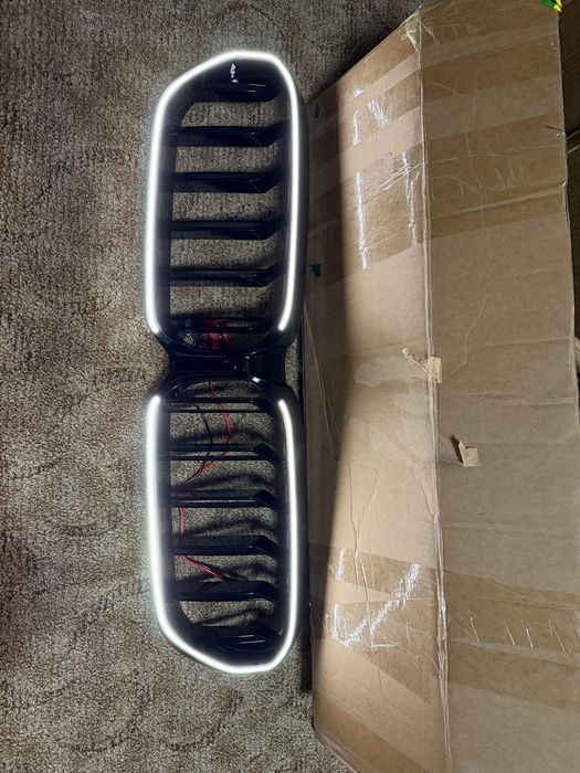Grila  luminata. Bmw g30  L C I