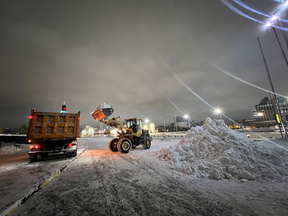 Услуги погрузчика. Погрузчик.