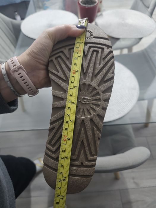Cisme scurte UGG  37