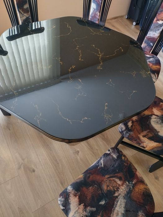 Продавам столове