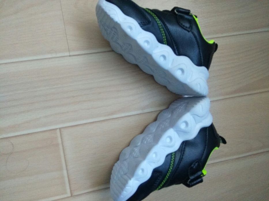 Светещи маратонки 24 н