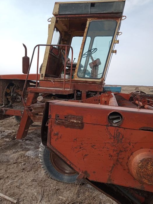 Трактор. Комбайын сатылады