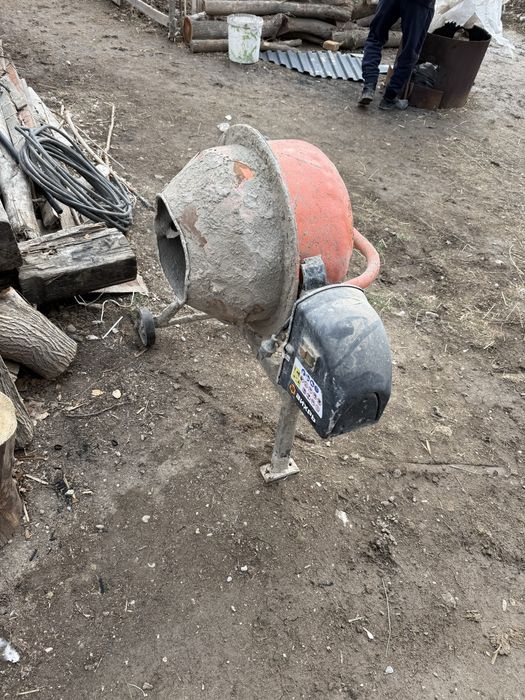 Бетонамешалка маленкий  б/у