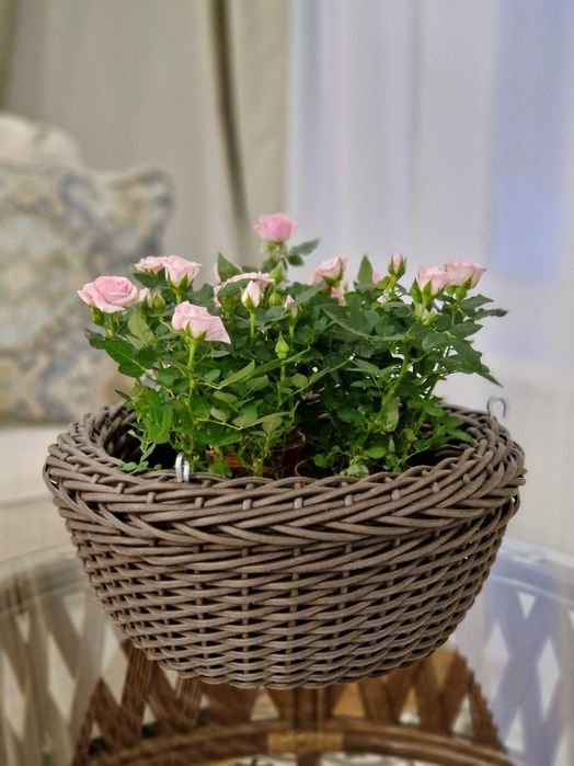 Продам кашпо из искуственного ротанга