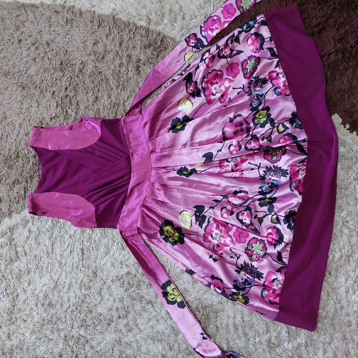 Продам платья 44р