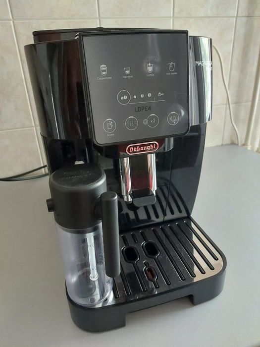 Esspresor DeLonghi Magnifica Start
