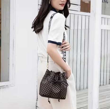 Стилна дамска чанта