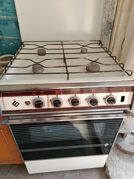 Газовой плита 4камфорка