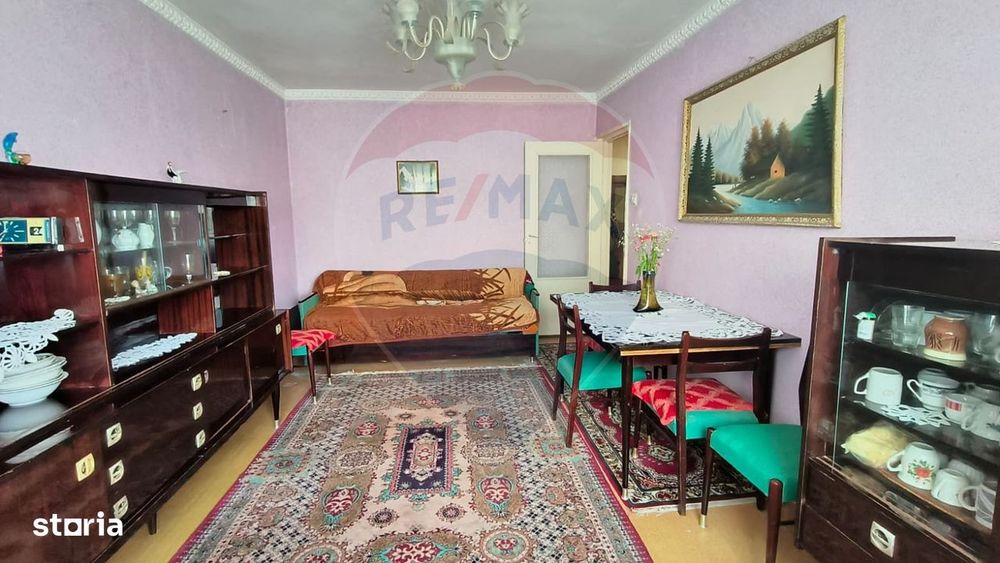 Apartament cu 3 camere de vânzare, decomandat Micro 17- Galați