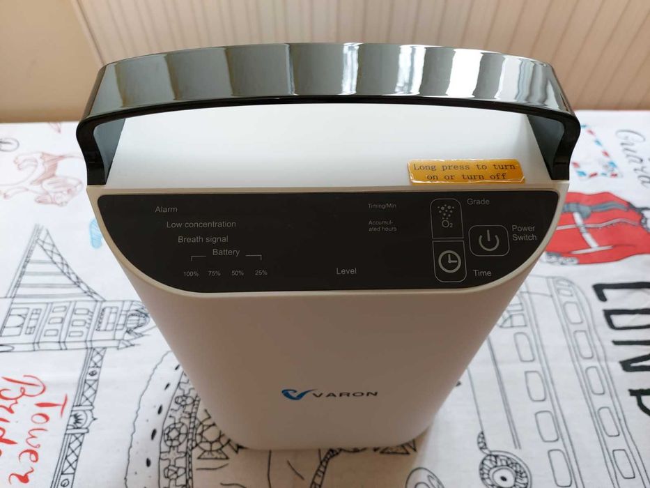 Concentrator de oxigen portabil cu acumulator, afisaj LED, 5L/min.