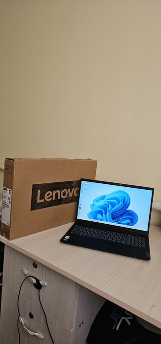 Ноутбук Lenovo (ssd 256гб)