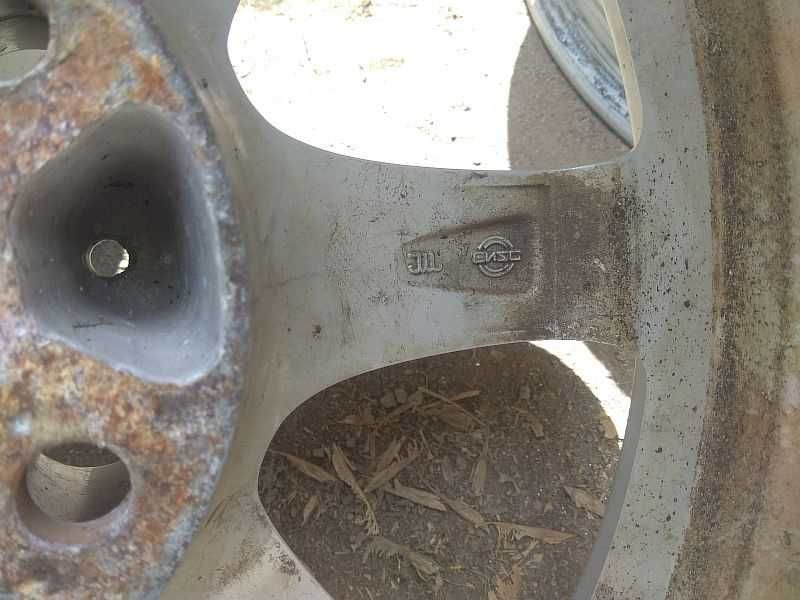 Продам оригинальные легкосплавные диски "Enzo"