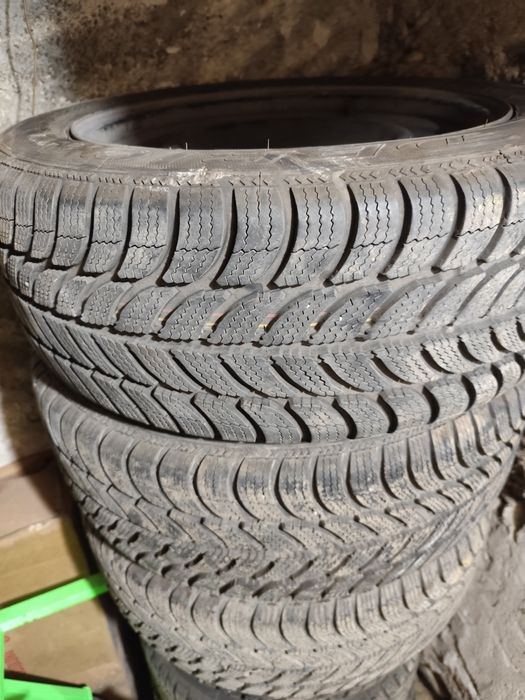 Оригинални джанти BMW 16" (ET31) с отлични зимни гуми Debica