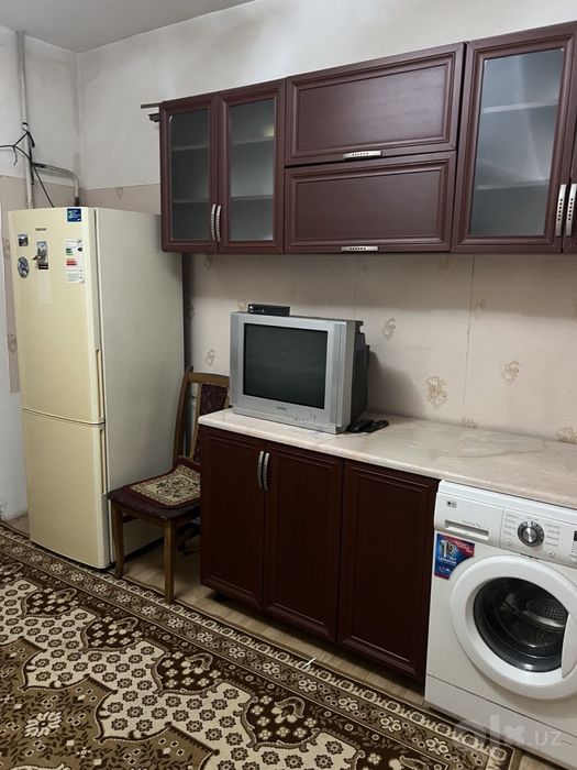 TOSHKENT SITI ro’parasi Qoratoshda qizla birga turishga lyuks kvartira