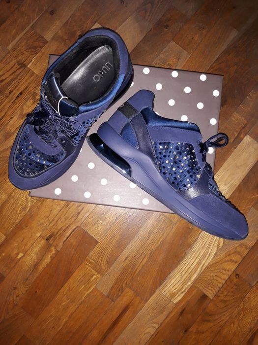 Обувки Liu jo  и TOMMY HILFIGER .