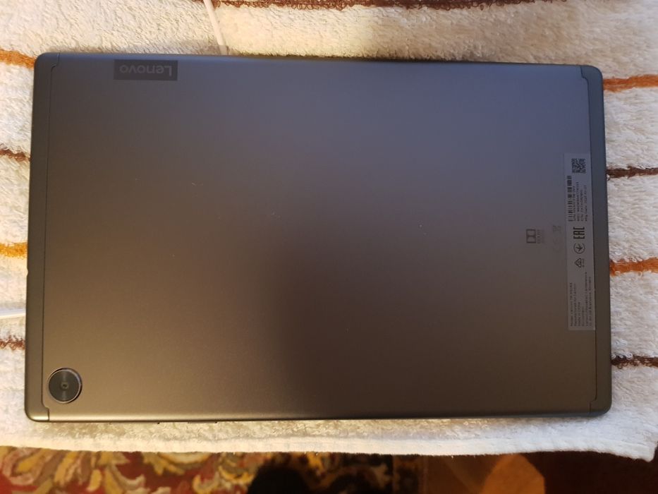 Lenovo tab M10 FHD PLUSi