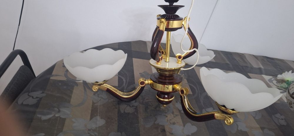 Люстралар сатылады