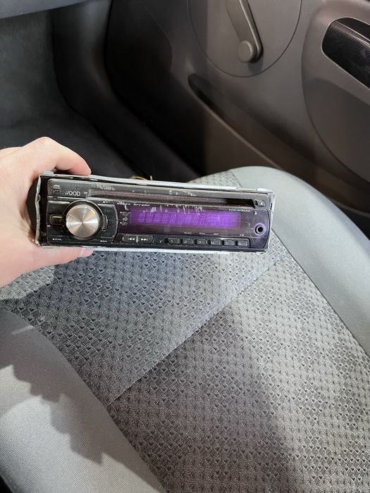 Радио CD MP3 USB плеър за кола KENWOOD c AUX