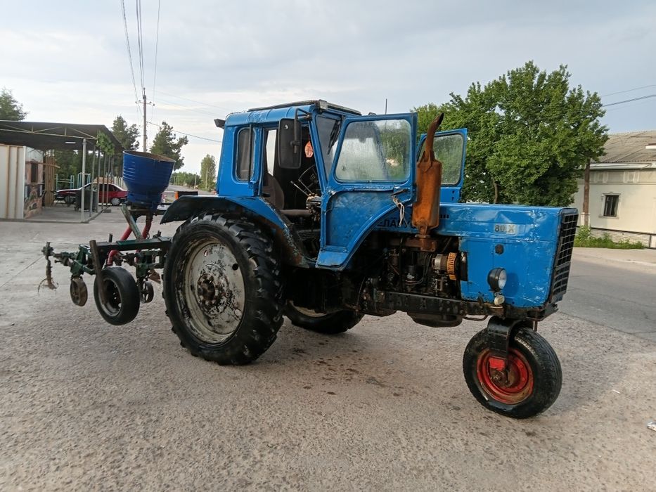 Belarus mtz80 sotiladi