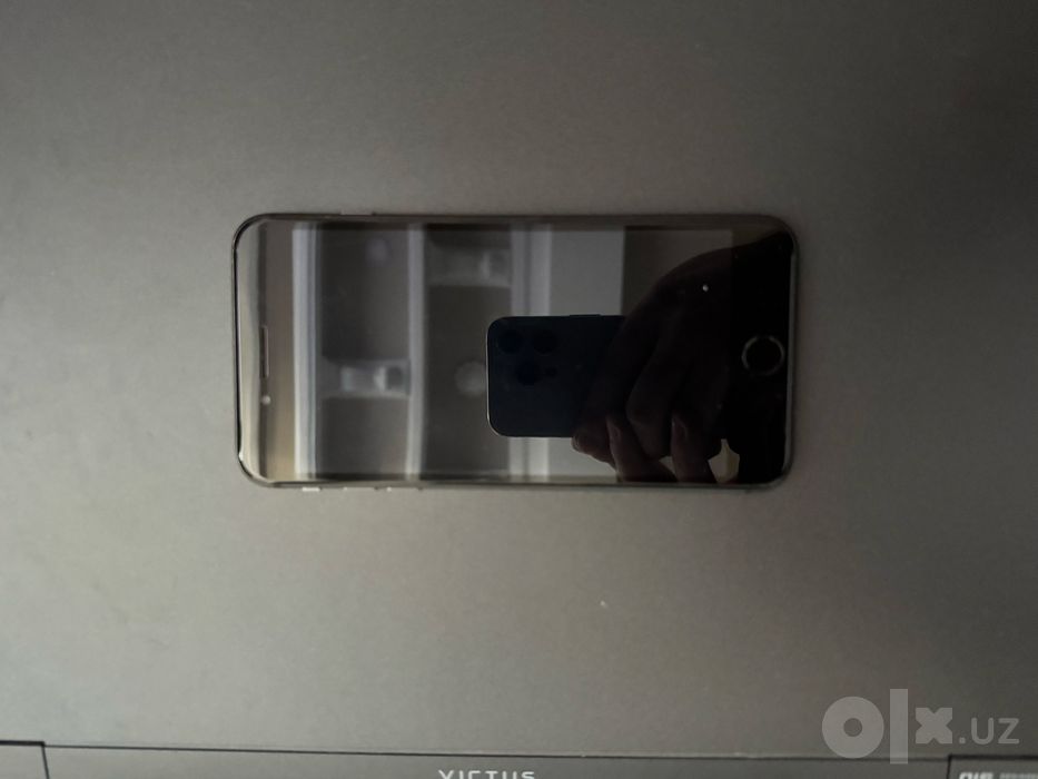 Iphone 8 plus (Apple)