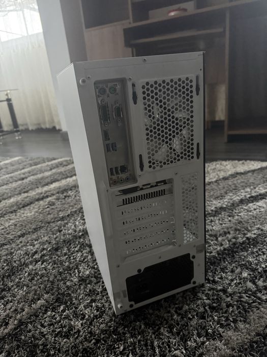 Vand/schimb pc gaming