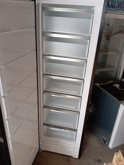 Congelator Miele cu 7 sertare No Frost