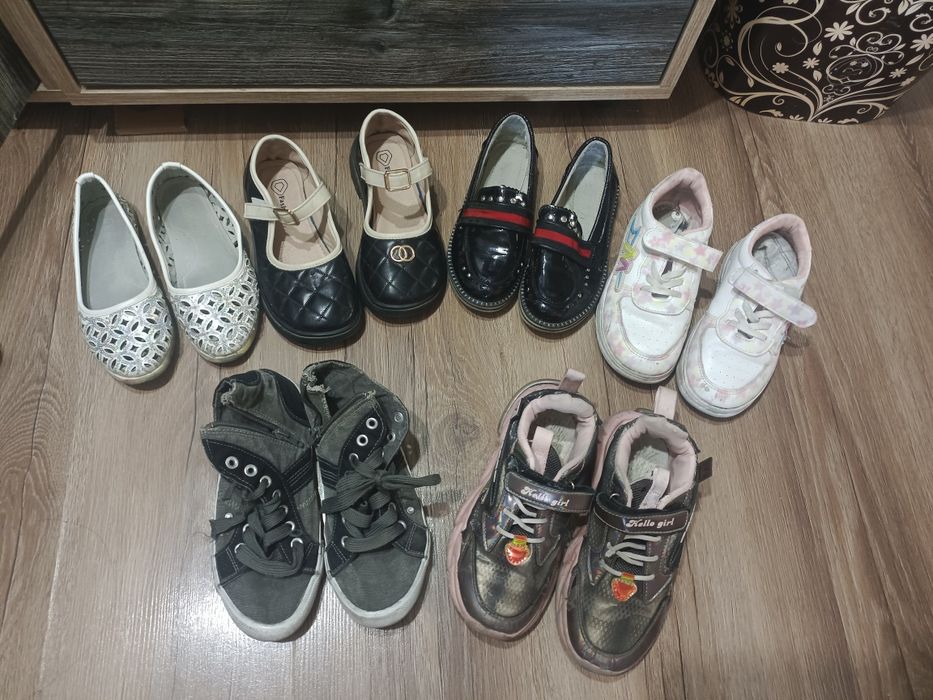 Продам детскую обувь
