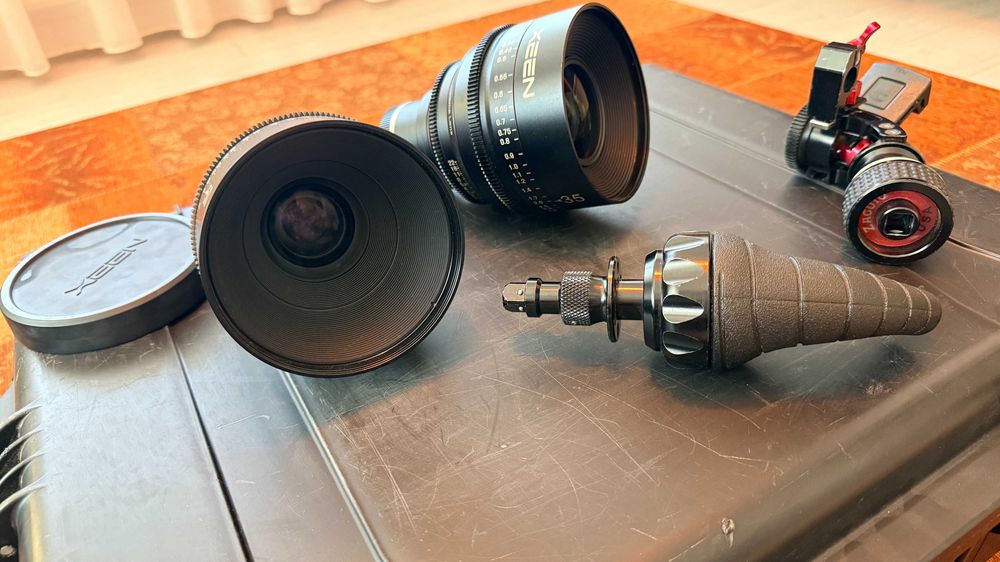 Set 6 Obiective Cine XEEN Rokinon Samyang T1.5 16mm 24mm 35mm 50mm 85mm 135mm Zacuto Follow Focus