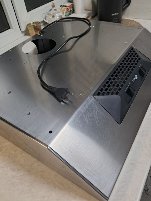 Вытяжка бу продам