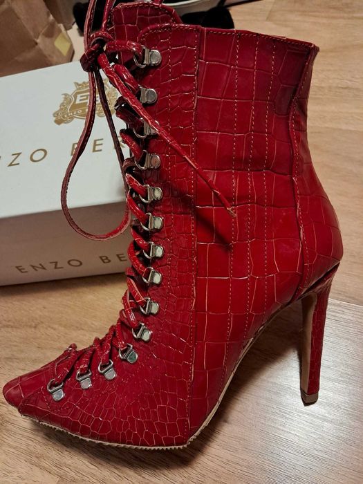 Botine Essenza, mărimea 38 (mai bine 37,5), toc 10 cm, piele