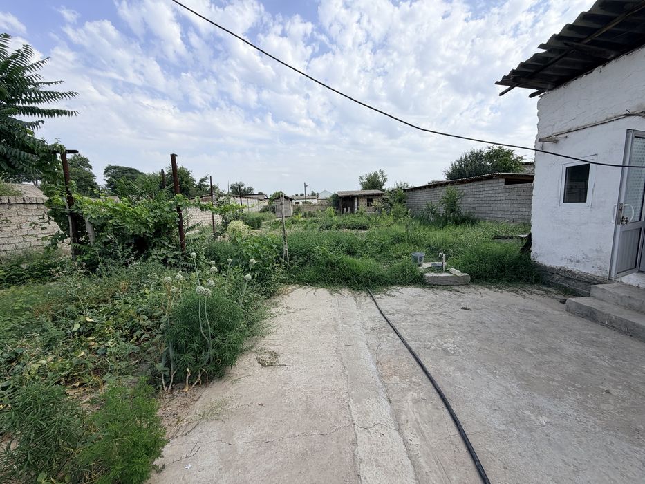 Sirdaryo shaharda Uzbekiston kochada 8 sothli uy