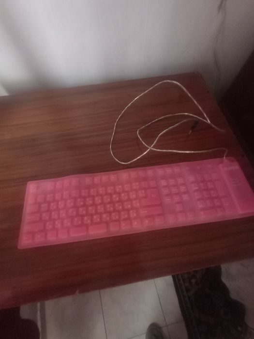 Розова клавиатура
