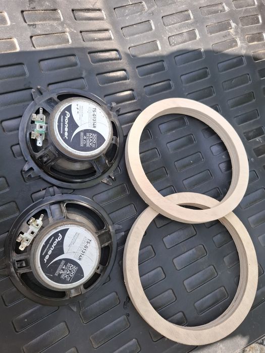 Продам Колонки Pioneer 2 штуки